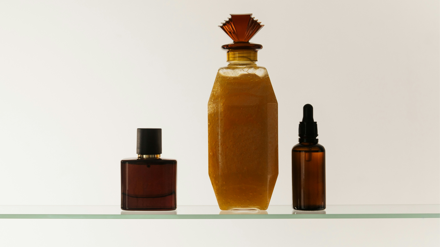 Parfum vs Perfume Key Differences Explained Clearly